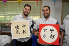 這個(gè)中秋，他們千里來(lái)相聚