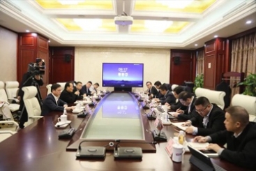 桐鄉(xiāng)市委書記于會(huì)游來(lái)巨石助力企業(yè)開(kāi)門紅